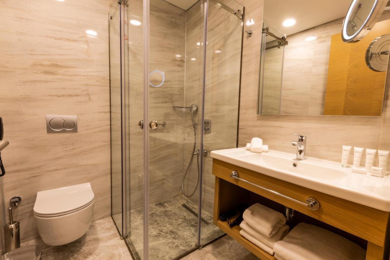 Radisson Hotel Istanbul Harbiye Bagian luar foto