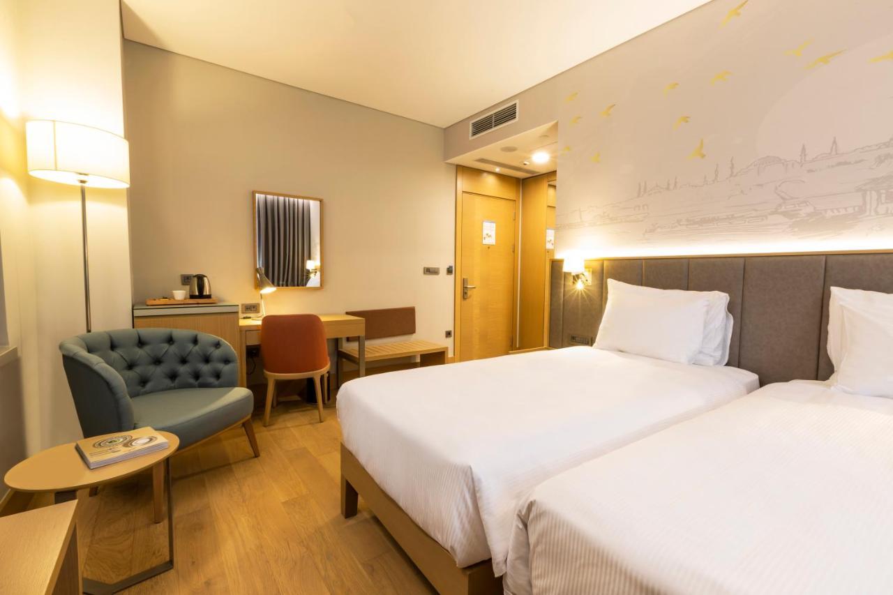 Radisson Hotel Istanbul Harbiye Bagian luar foto